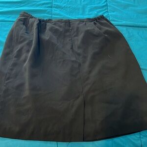 #297. 🪷 Black skirt. Size 16w  Maggie McLaughlin
